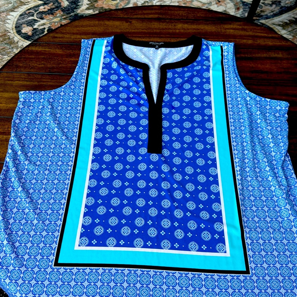 Jones New York sleeveless blouse